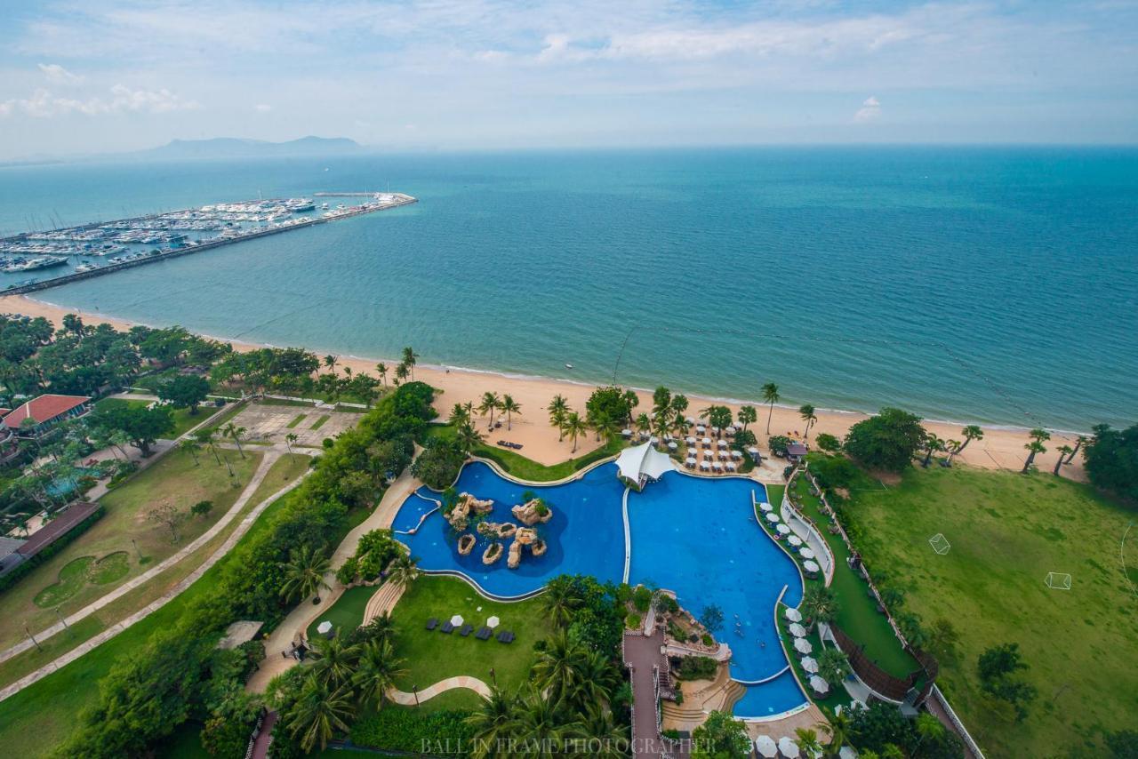 Movenpick Residences Pattaya With Ocean View Na Chom Thian Bagian luar foto