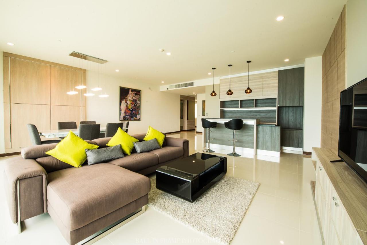 Movenpick Residences Pattaya With Ocean View Na Chom Thian Bagian luar foto
