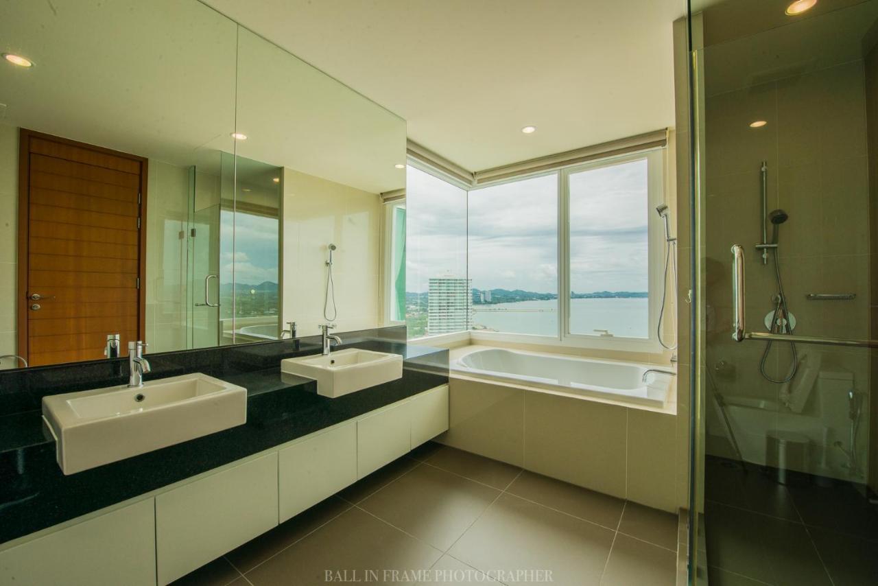 Movenpick Residences Pattaya With Ocean View Na Chom Thian Bagian luar foto