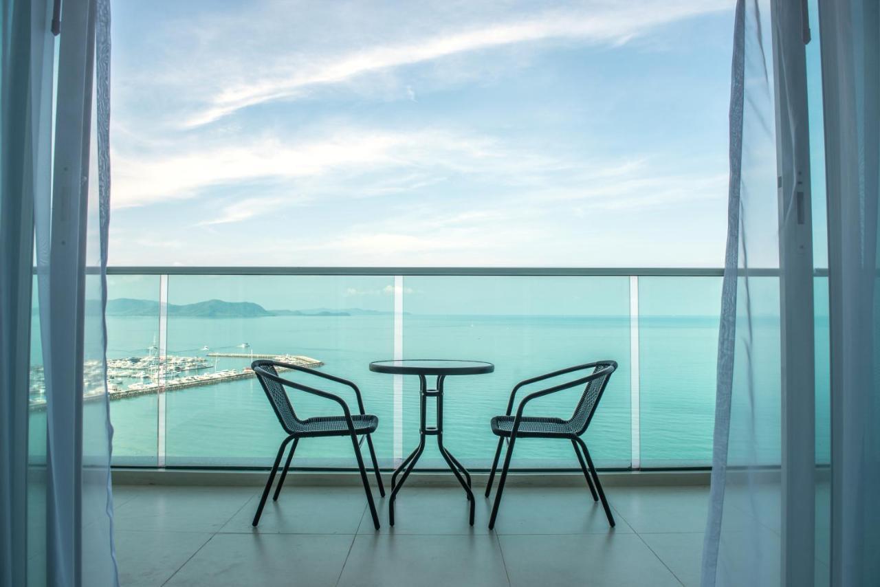 Movenpick Residences Pattaya With Ocean View Na Chom Thian Bagian luar foto