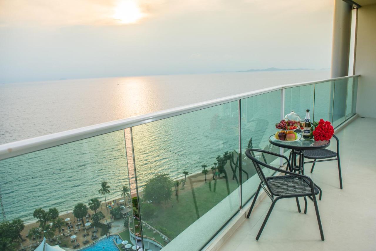 Movenpick Residences Pattaya With Ocean View Na Chom Thian Bagian luar foto
