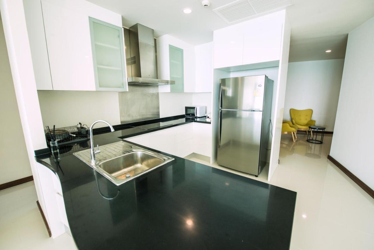 Movenpick Residences Pattaya With Ocean View Na Chom Thian Bagian luar foto