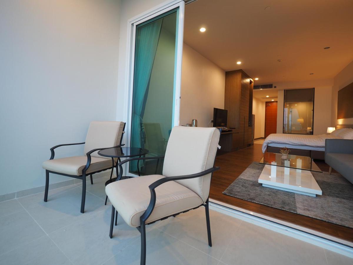 Movenpick Residences Pattaya With Ocean View Na Chom Thian Bagian luar foto