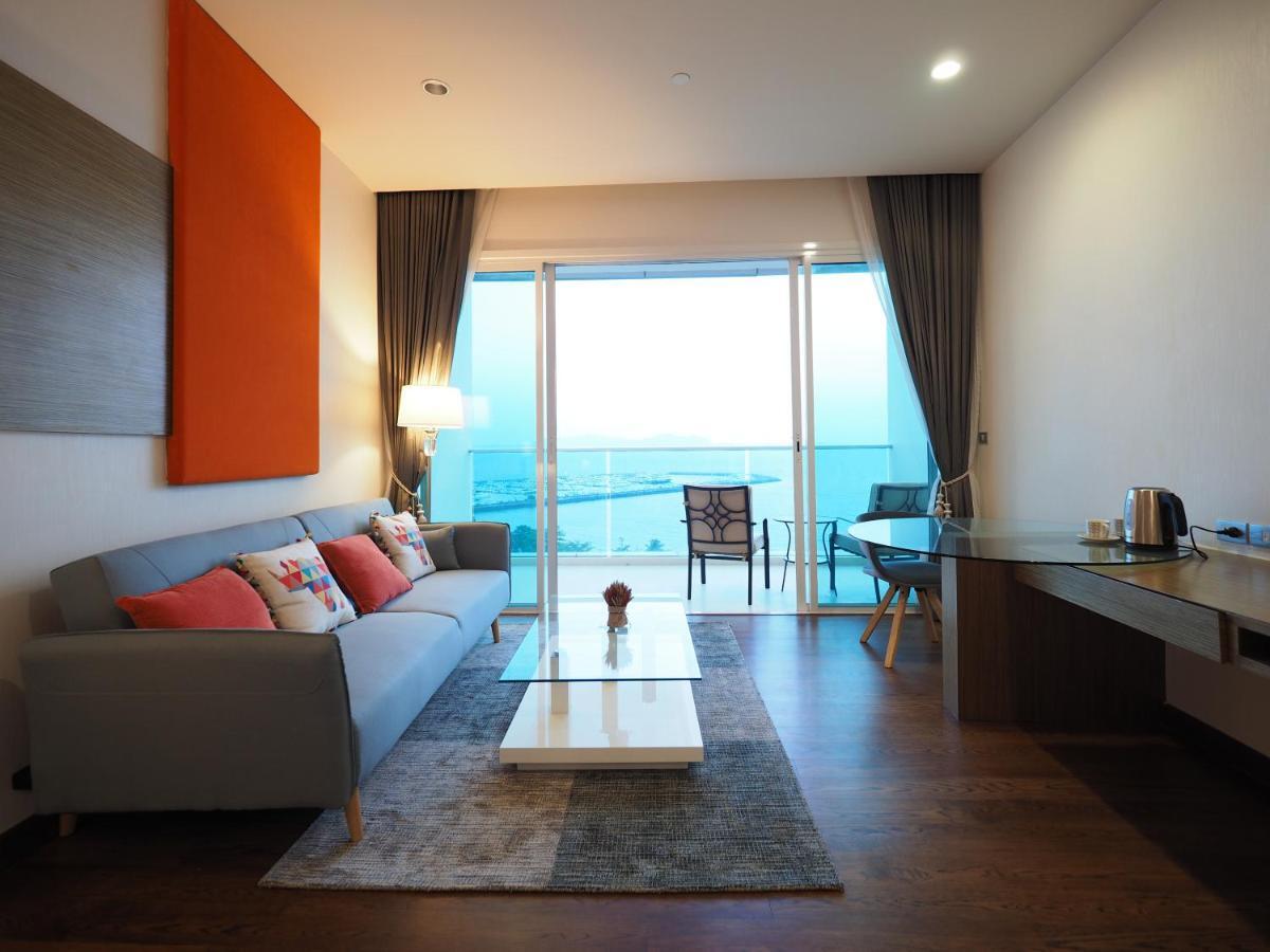 Movenpick Residences Pattaya With Ocean View Na Chom Thian Bagian luar foto