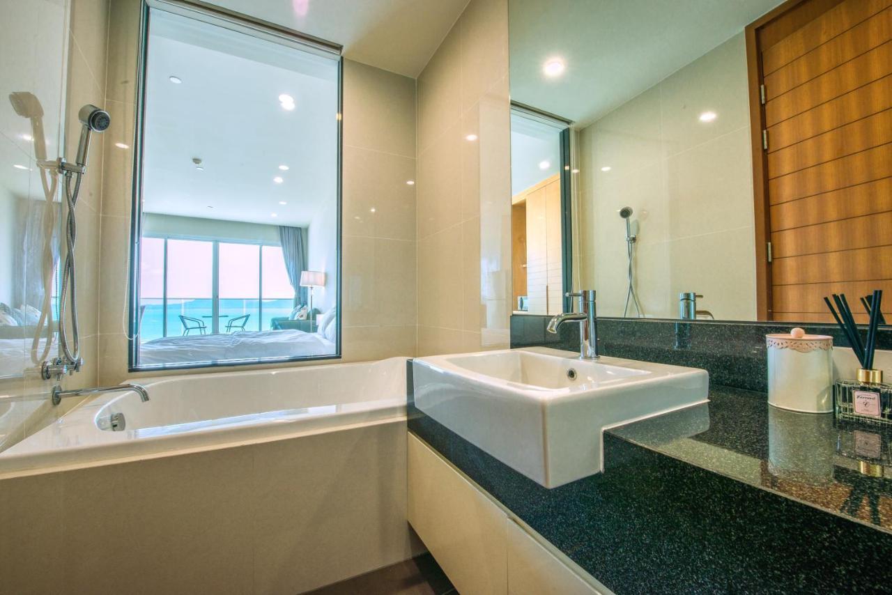 Movenpick Residences Pattaya With Ocean View Na Chom Thian Bagian luar foto