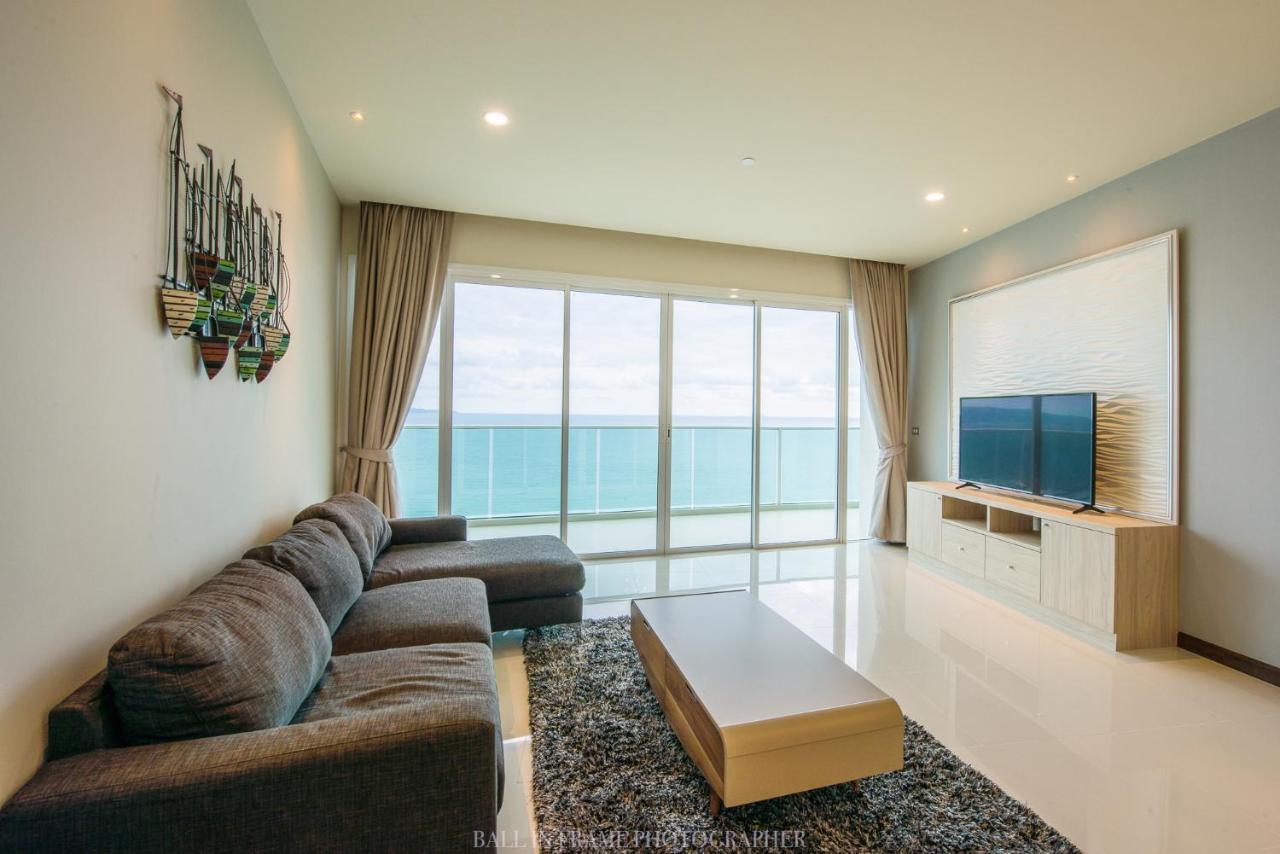 Movenpick Residences Pattaya With Ocean View Na Chom Thian Bagian luar foto